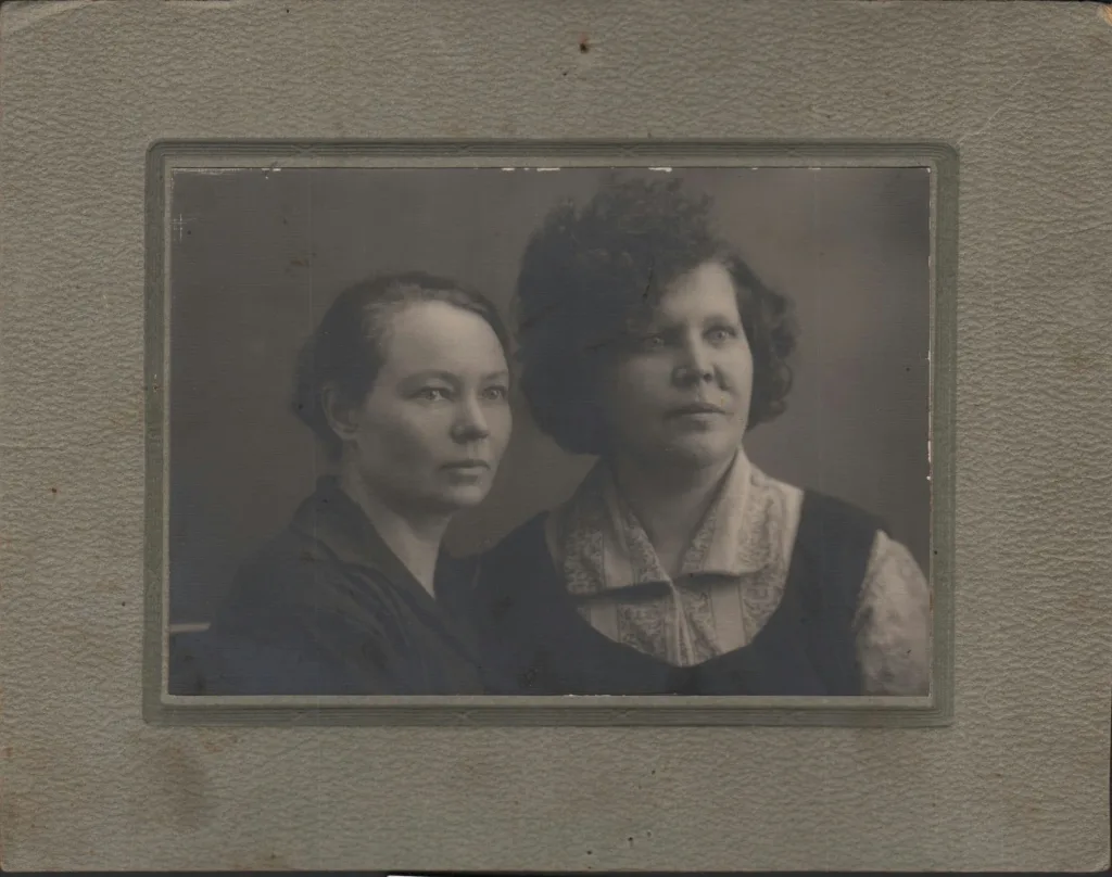 Кадыкова Е.А. со Свистуновой – активисткой Губженотдела. 1924